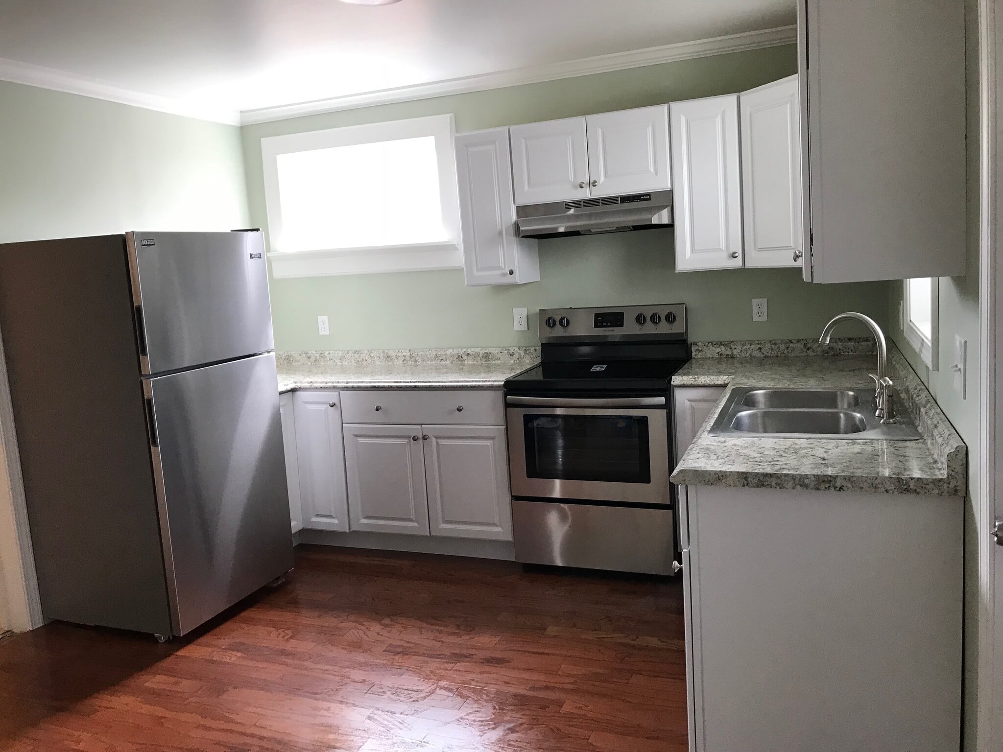 Building Photo - 160 Sly Ave