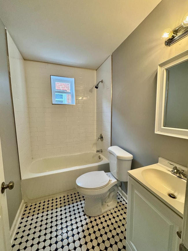 Building Photo - 108 N 56th St