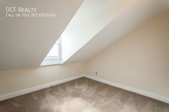 Building Photo - 4562 Silverwood St