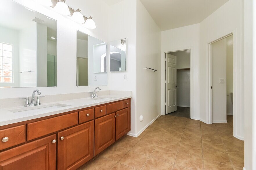 Building Photo - 3369 W Yellow Peak Dr