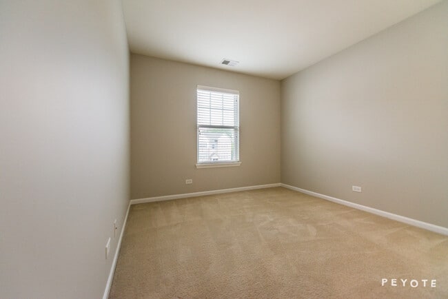 Building Photo - 1252 Evergreen Ave