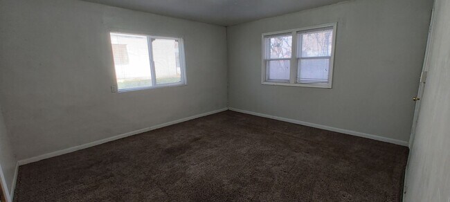 Building Photo - GET $500 OFF THE FIRST MONTHS RENT!!!