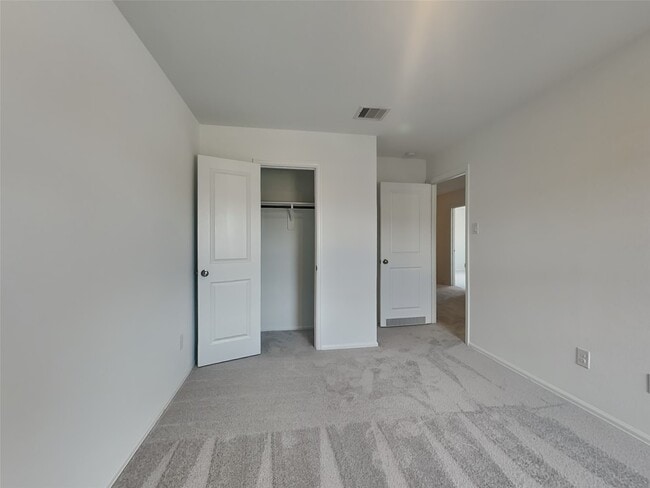 Building Photo - 27019 Breakaway Ln