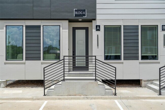 Building Photo - 3522 B St