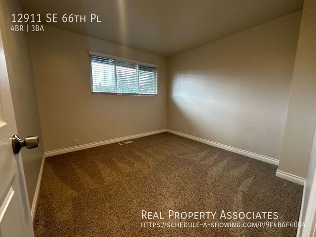 Building Photo - 12911 SE 66th Pl