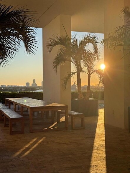 Building Photo - 1040 Biscayne Blvd