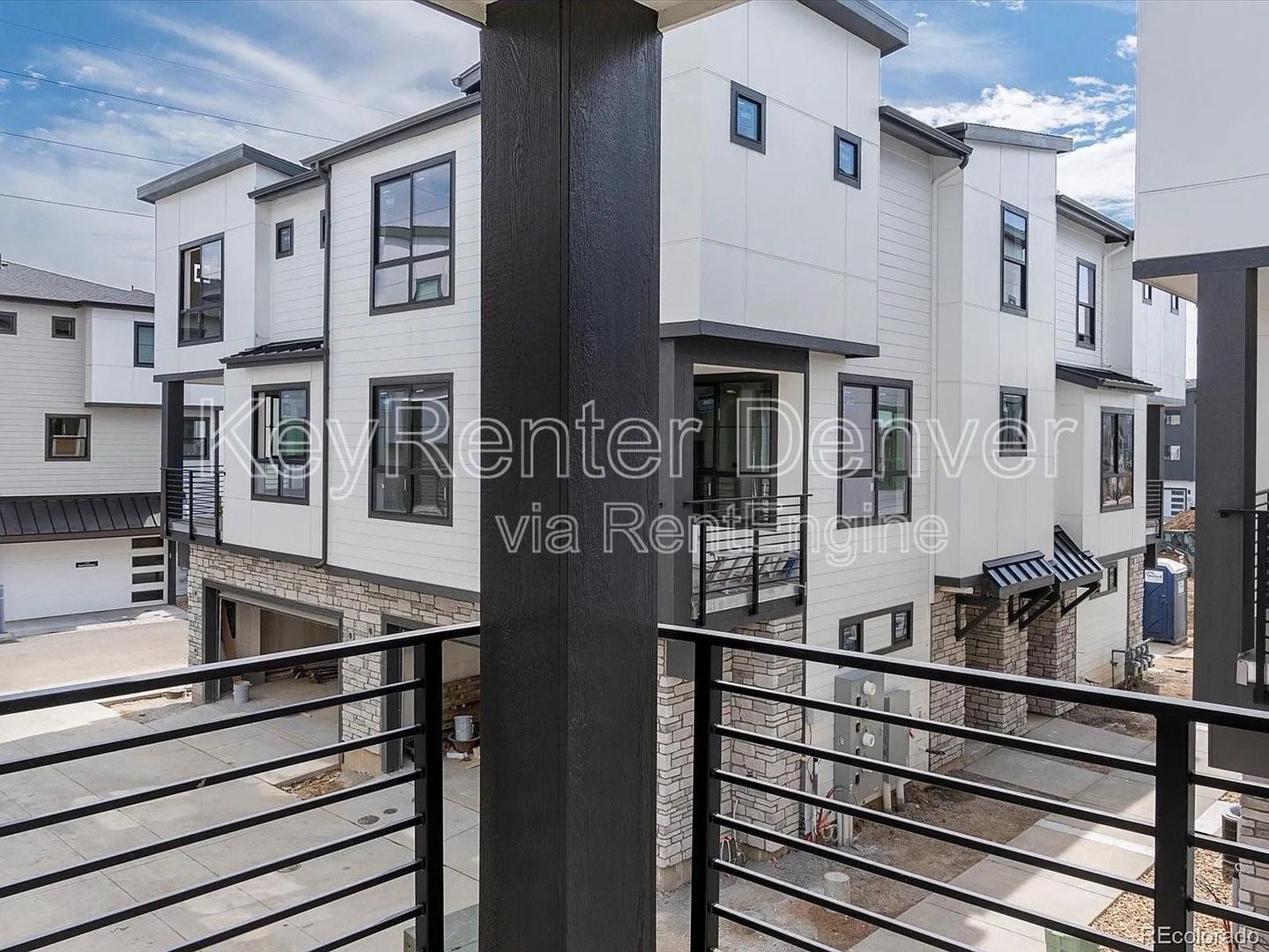 Building Photo - 2028 S Holly St