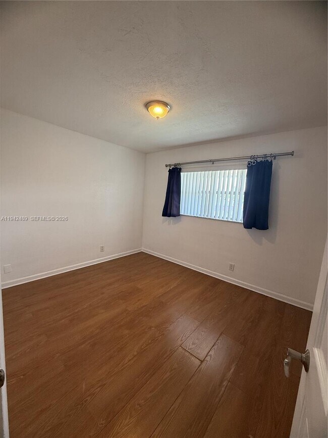 Building Photo - 6703 N Kendall Dr