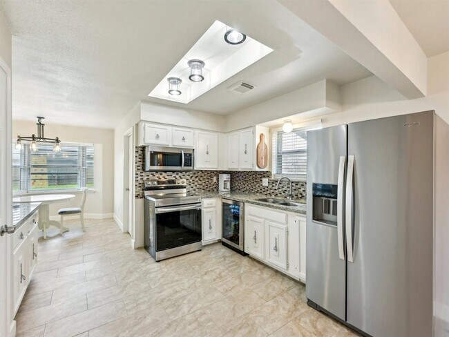 Building Photo - 15414 Lanswick Dr