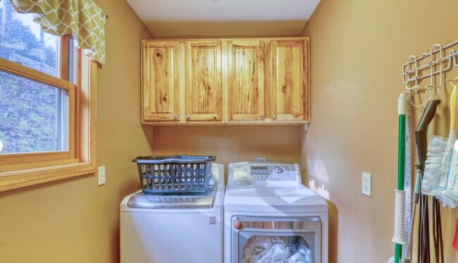 Building Photo - 277 Echo Ridge Rd