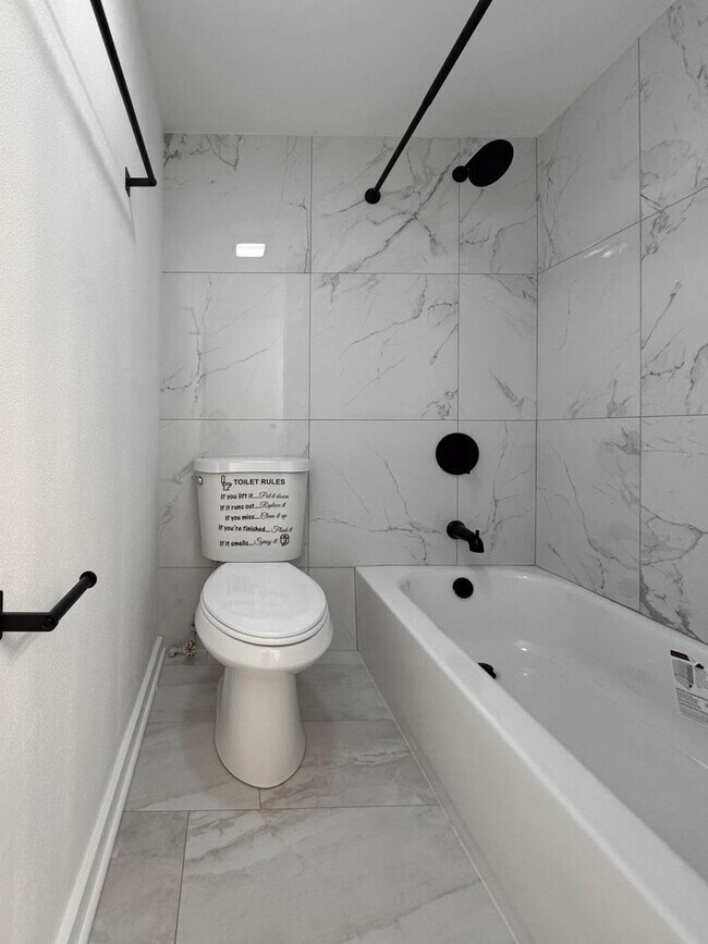 Building Photo - Chatham