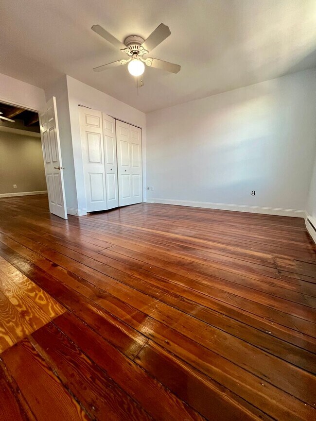 Building Photo - 713 S 2nd St