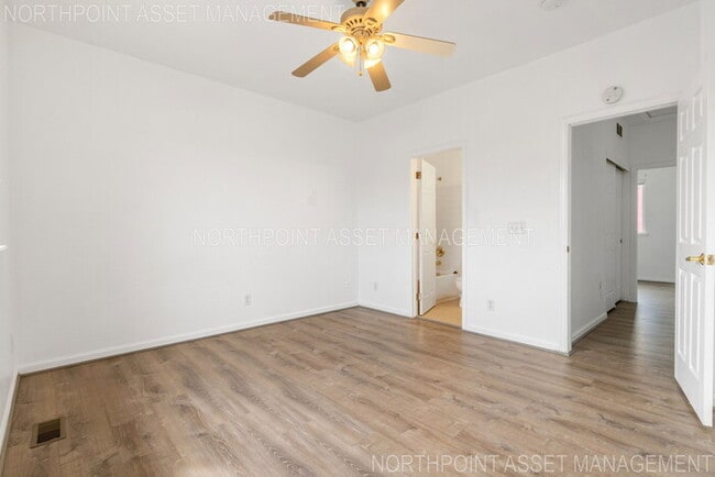 Building Photo - Beautiful 2 beds 2.5 baths in Brighton!