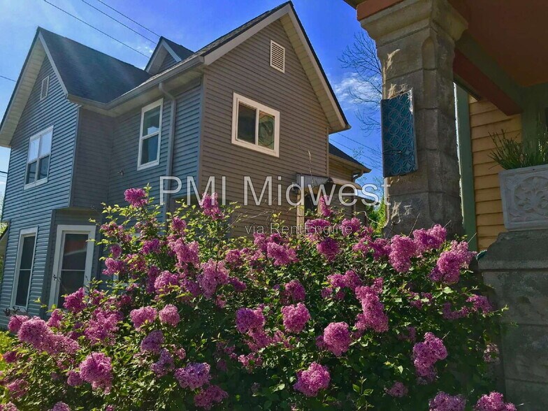 Building Photo - 447 E Jefferson St
