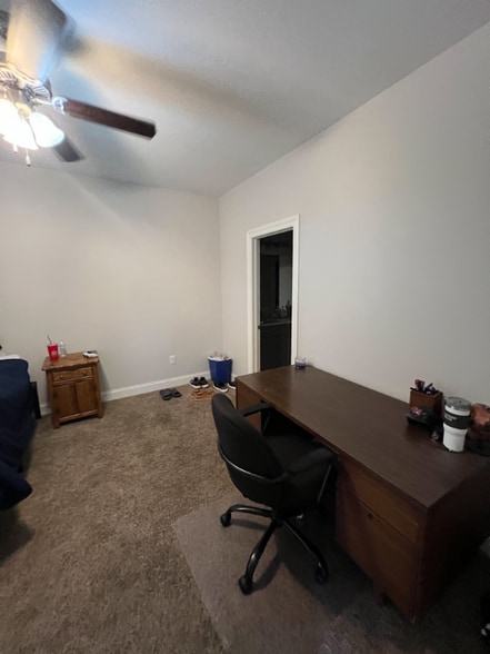 Building Photo - 412 Walker Cir