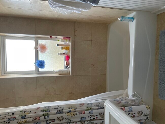 Building Photo - 2537 Prairie Ave