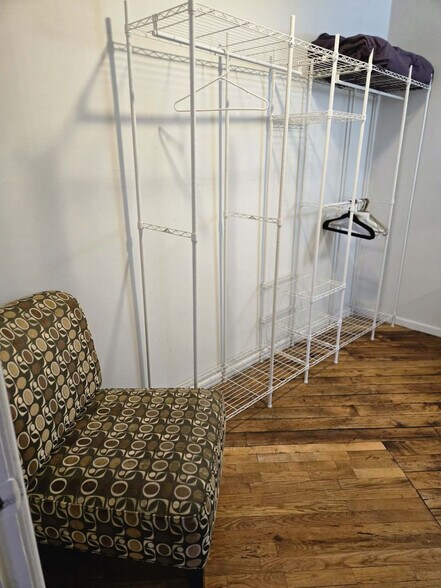 Building Photo - 227 Iron St