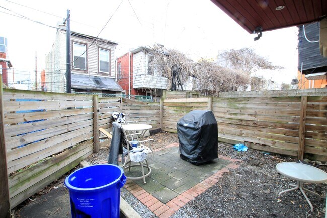 Building Photo - Spacious newly renovated one bedroom unit in a great location in Brewerytown