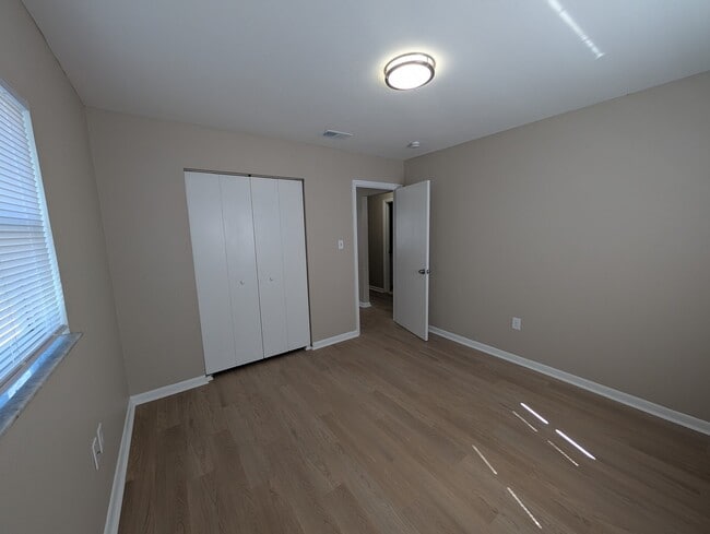 Building Photo - 3606 E Comanche Ave