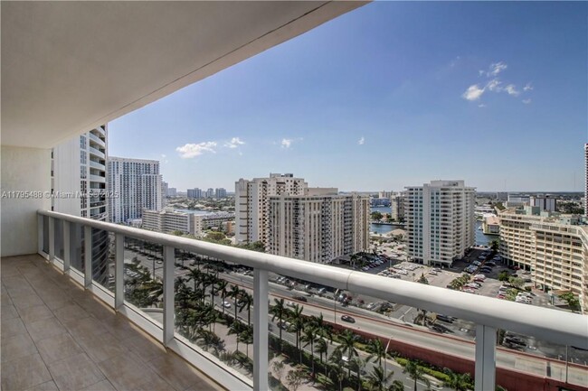 Building Photo - 1830 S Ocean Dr