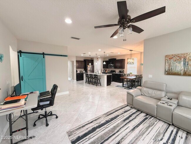 Building Photo - 119 Broomsedge Cir