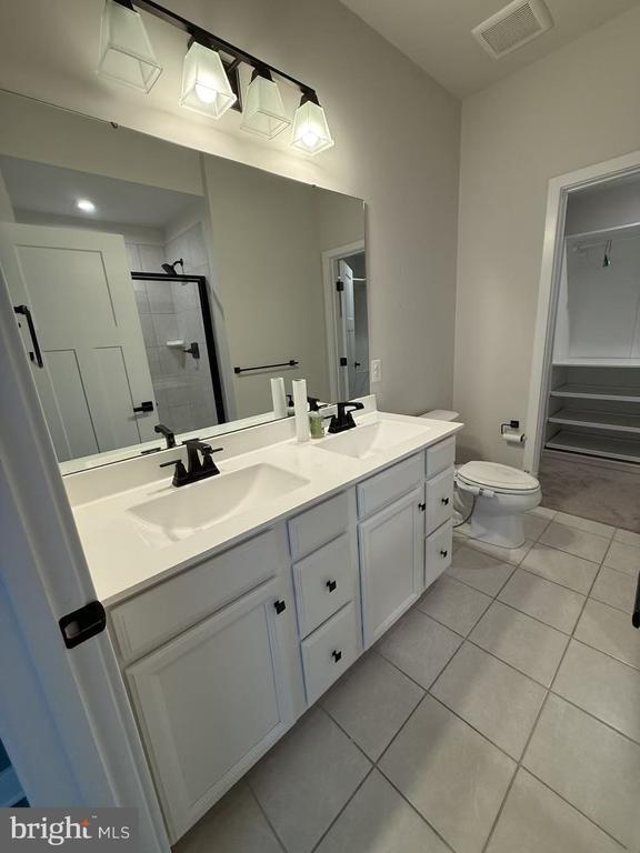 Building Photo - 6666 Ballenger Run Blvd