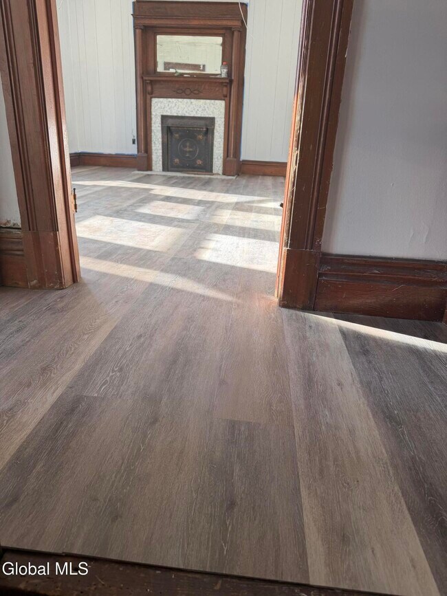 Building Photo - 850 Peoples Ave