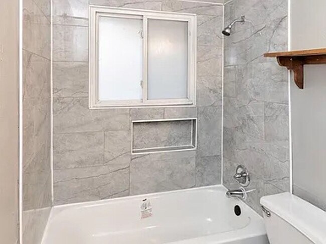 Building Photo - 3422 SW 8th St