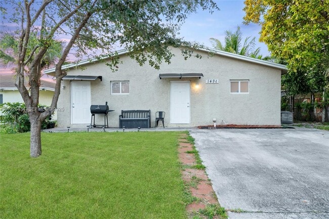 Building Photo - 1472 SW 44th Ave