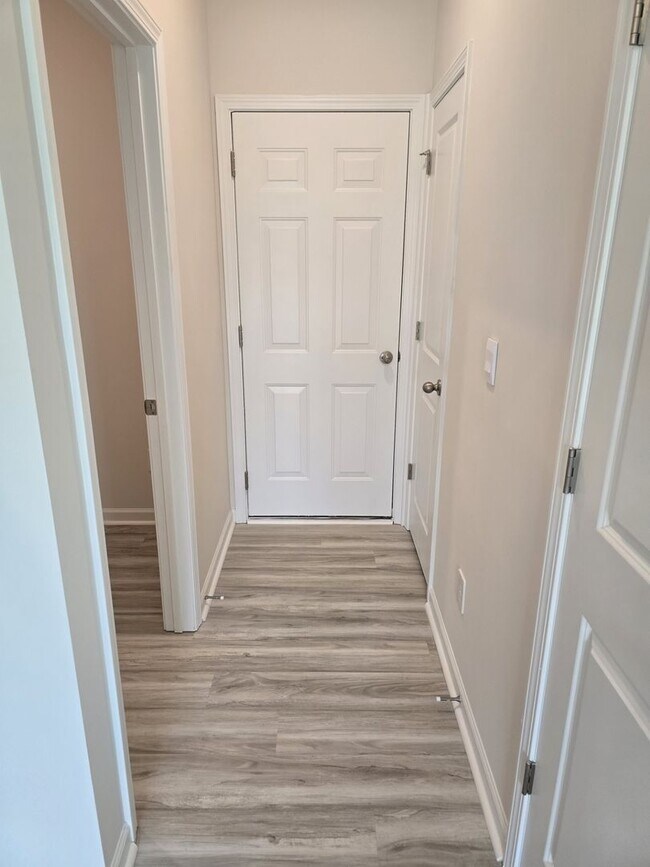 Building Photo - Elegant Home Located in Secrest Commons in...