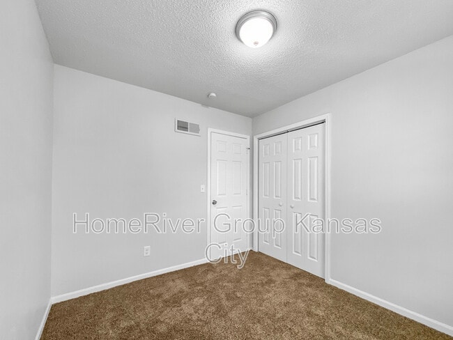 Building Photo - 5021 Pebble Ave