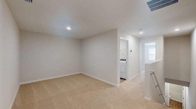 Building Photo - Elegant 3-Bed Townhouse on Hillock Blvd, Haines City!