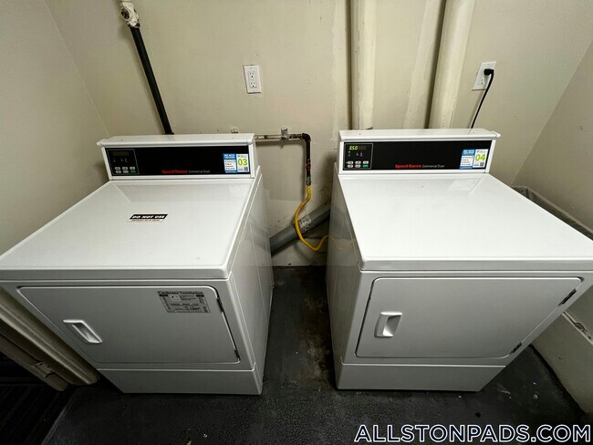 Building Photo - 90 Gardner St