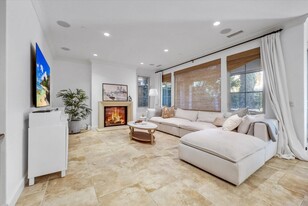 Building Photo - 80 Lupari