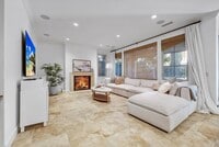 Building Photo - 80 Lupari