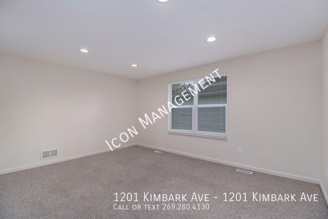 Building Photo - 1201 Kimbark Ave