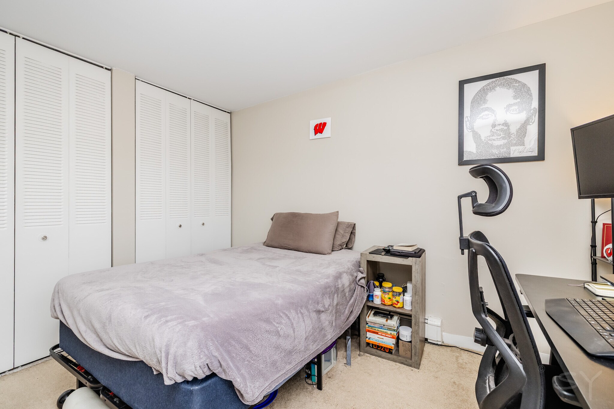 Bedroom 1 - 607 W Wrightwood Ave