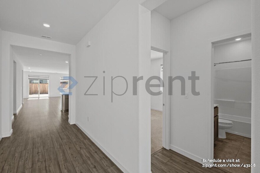 Building Photo - 1074 Osprey Dr
