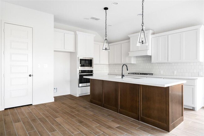 Building Photo - 639 Bay Breeze Dr