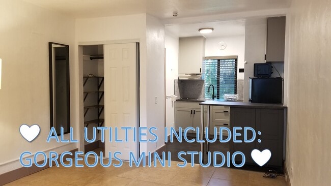 Building Photo - 1952 Madison St