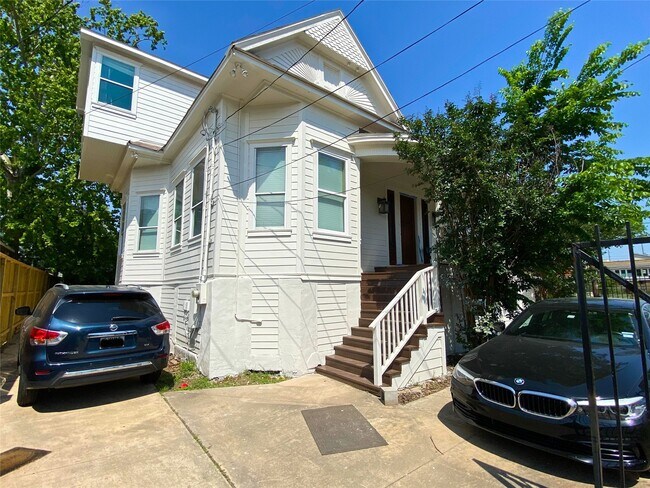 Building Photo - 1615 Houston Ave