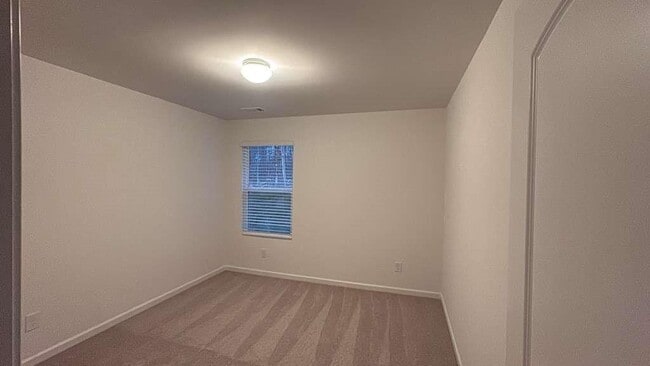 Building Photo - 576 River Run Dr