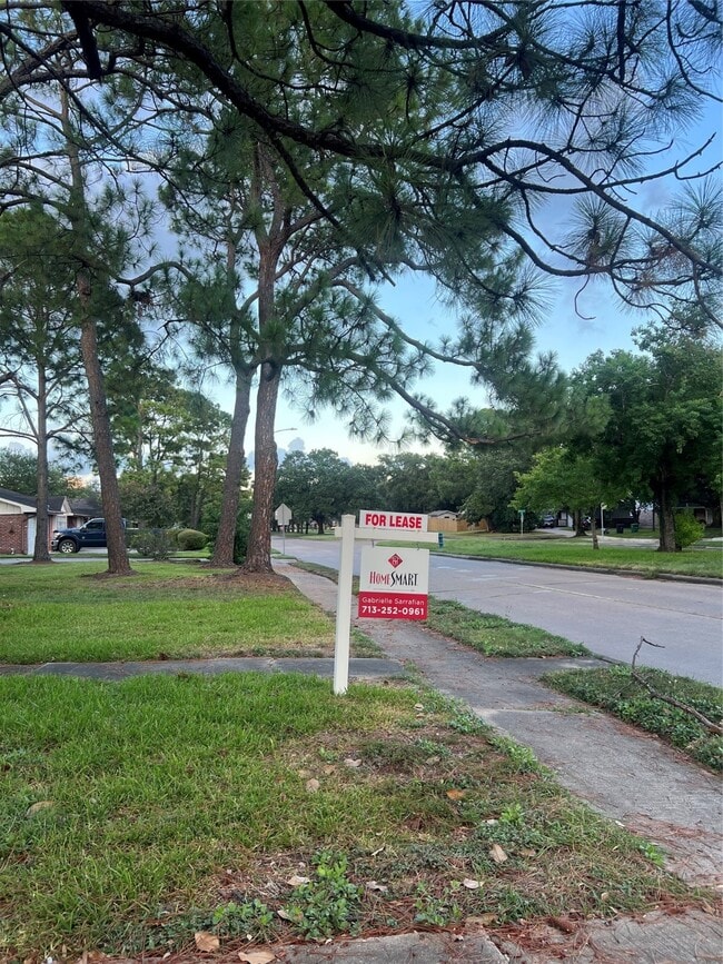 Building Photo - 5546 Beechnut St