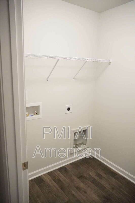 Building Photo - 289 Greenbay St