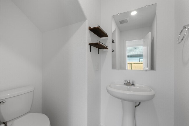 Building Photo - 1044 Rd 5203