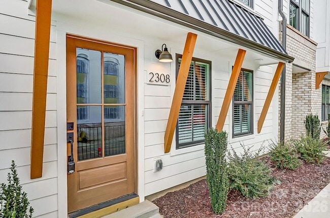 Building Photo - 2308 Chamberlain Ave