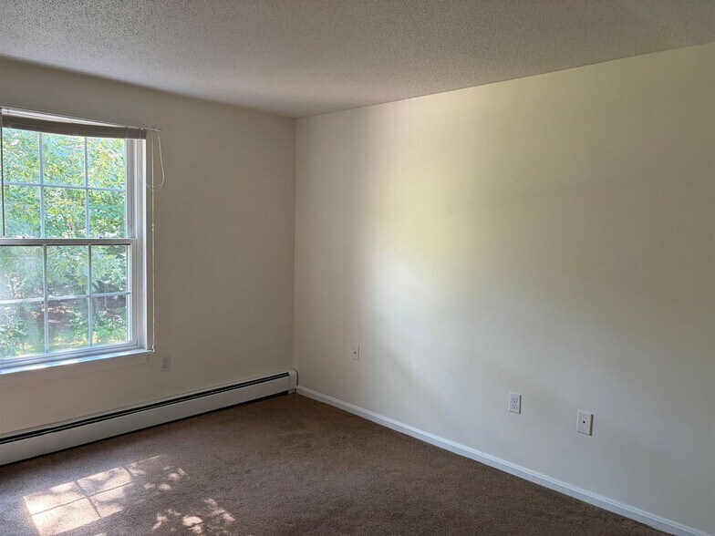 Building Photo - 2108 White Cedar Blvd