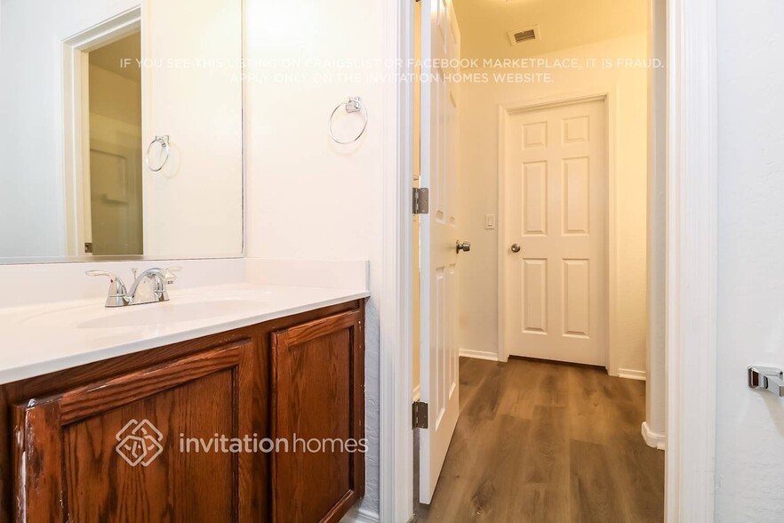 Building Photo - 718 S 223rd Dr