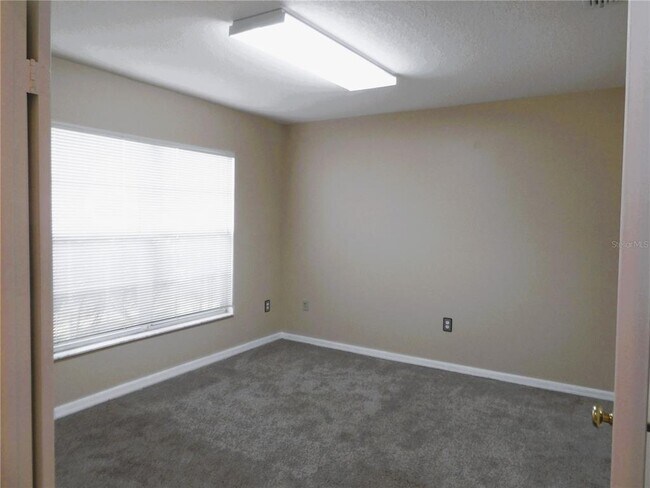 Building Photo - 1802 Durkee Pl