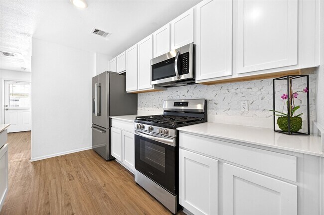 Building Photo - 27022 Breakaway Ln